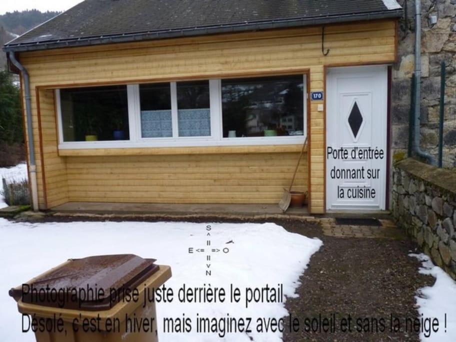 Maison lumineuse et spacieuse avec terrain La Bourboule Extérieur photo