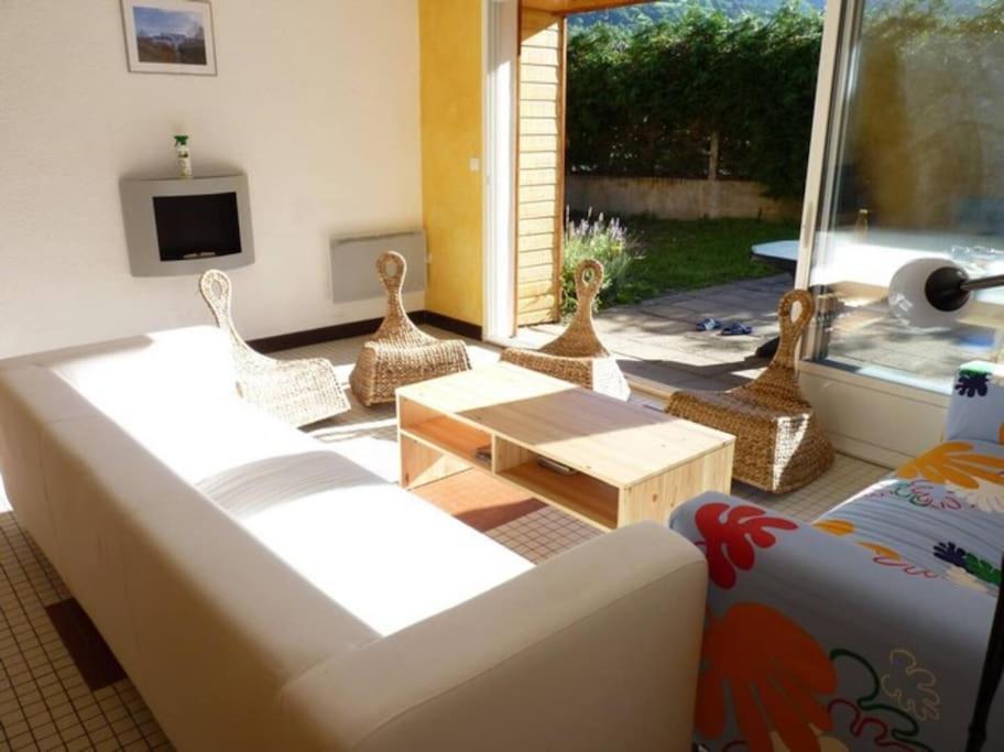 Maison lumineuse et spacieuse avec terrain La Bourboule Extérieur photo